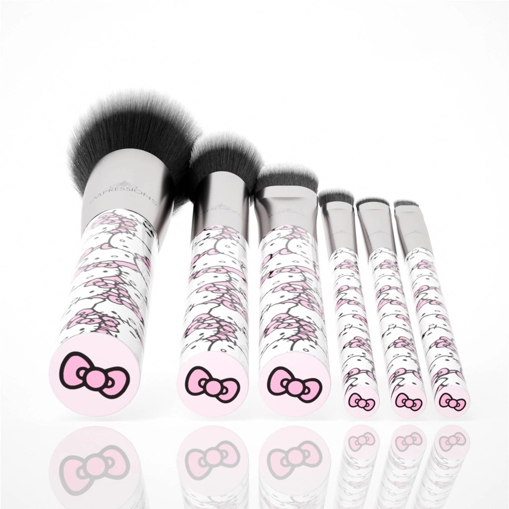 💕Limited Edition Sanrio / Hello Kitty / My Melody / Kuromi Makeup Brush Set 13💕